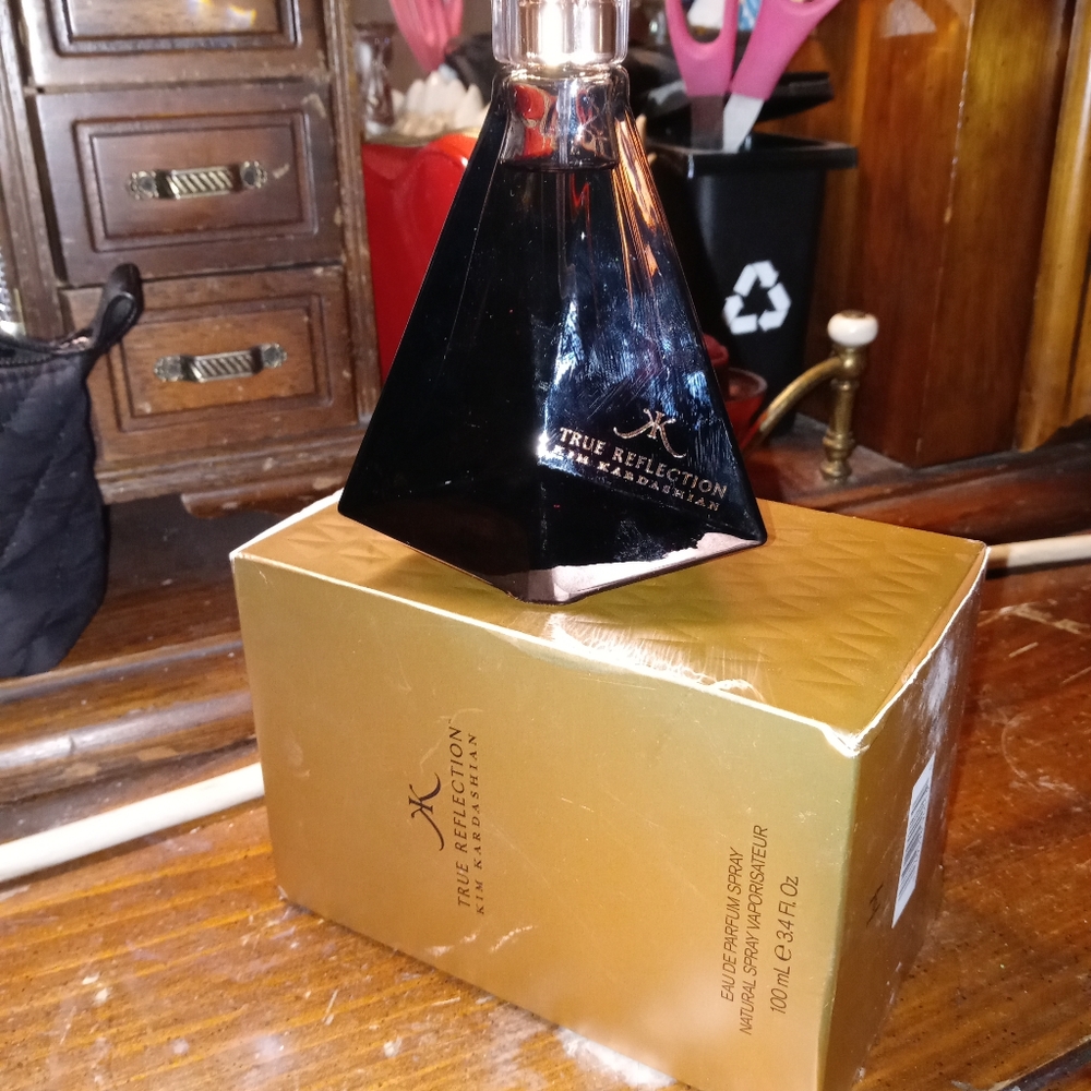 Kim Kardashian true reflection perfume